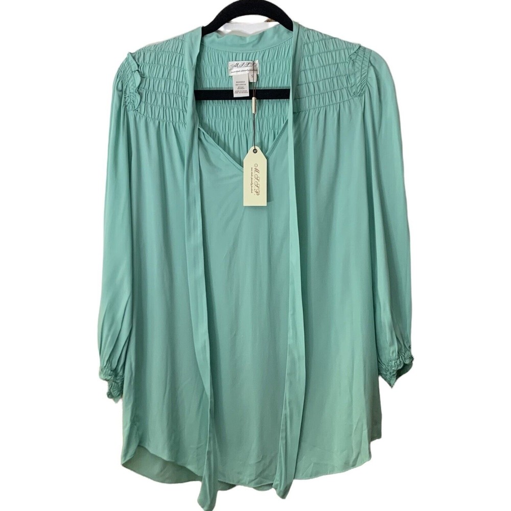 Max Studio Women's Size Small 3/4 Sleeve Green Mint Top NWT